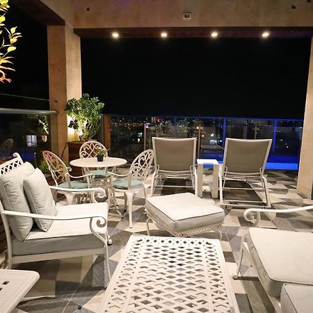 Luxury Rooftop Apartment In ネタニア エクステリア 写真