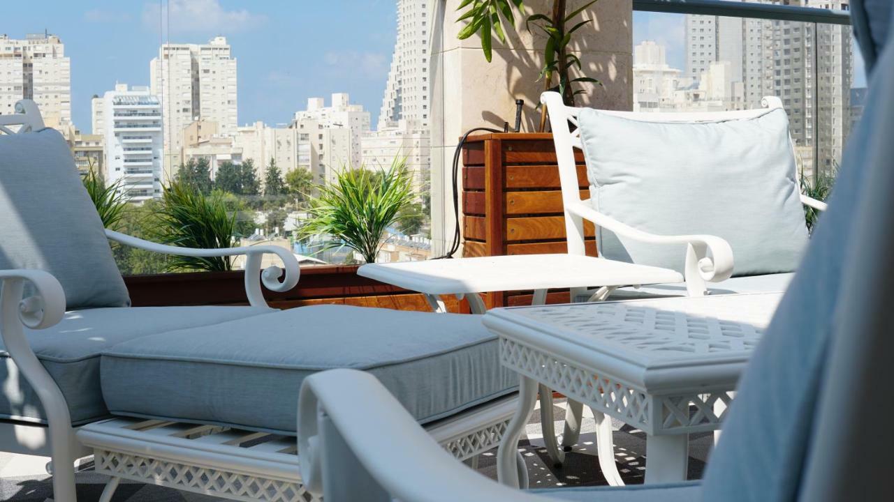 Luxury Rooftop Apartment In ネタニア エクステリア 写真