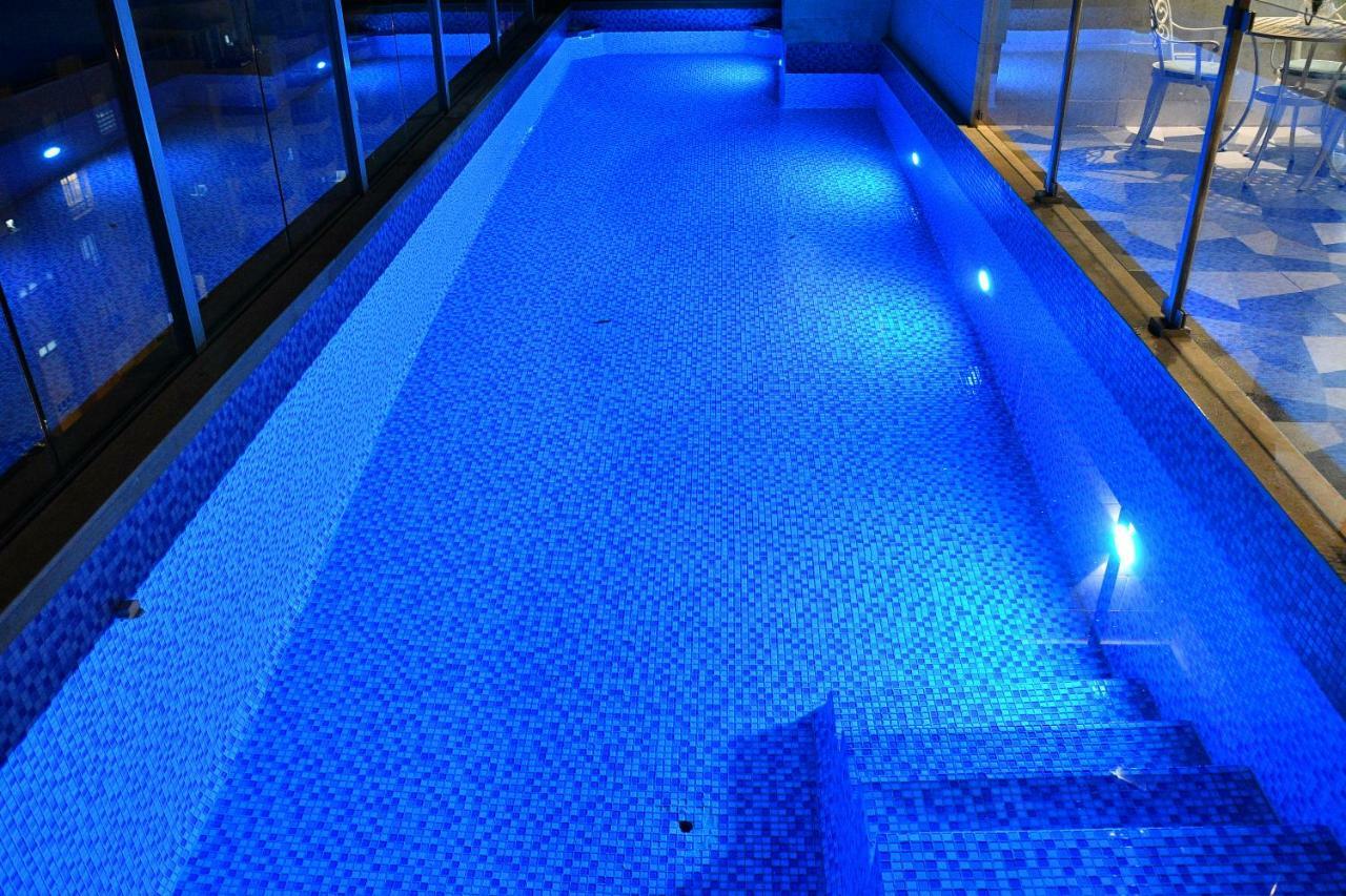 Luxury Rooftop Apartment In ネタニア エクステリア 写真