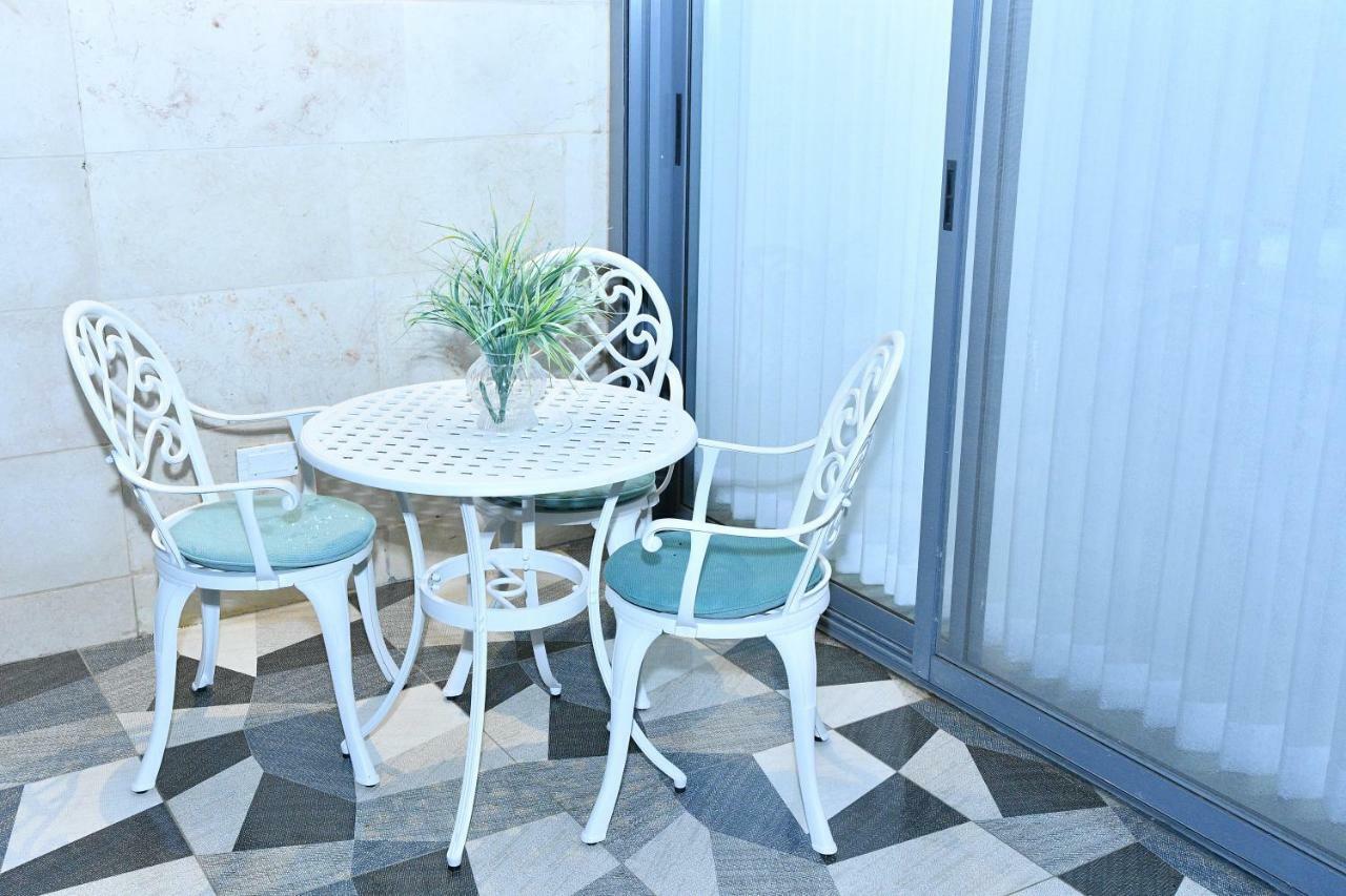 Luxury Rooftop Apartment In ネタニア エクステリア 写真